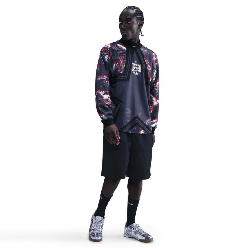 A2B image: england-nike-hollywood-goalkeeper-lifestyle-jersey England Nike Hollywood Goalkeeper Lifestyle Jersey