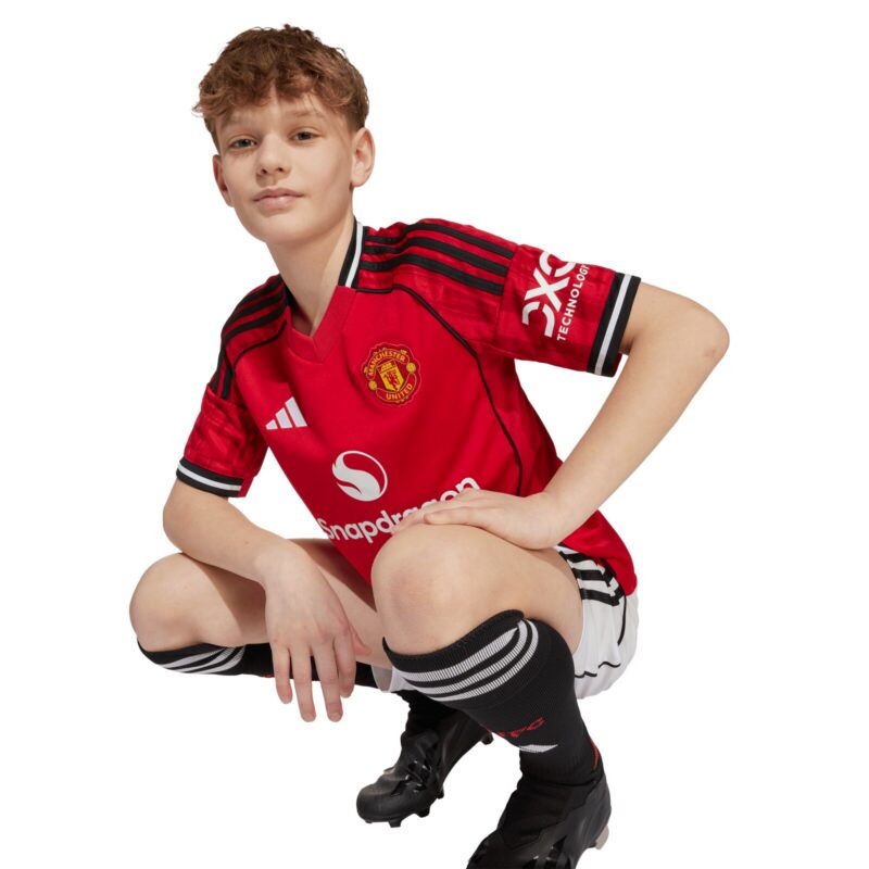 A2B image: manchester-united-adidas-home-replica-shirt-2025-26-kids Manchester United adidas Home Replica Shirt 2025-26 - Kids